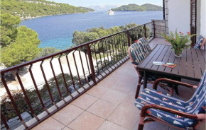 Three-Bedroom Apartment in Mljet